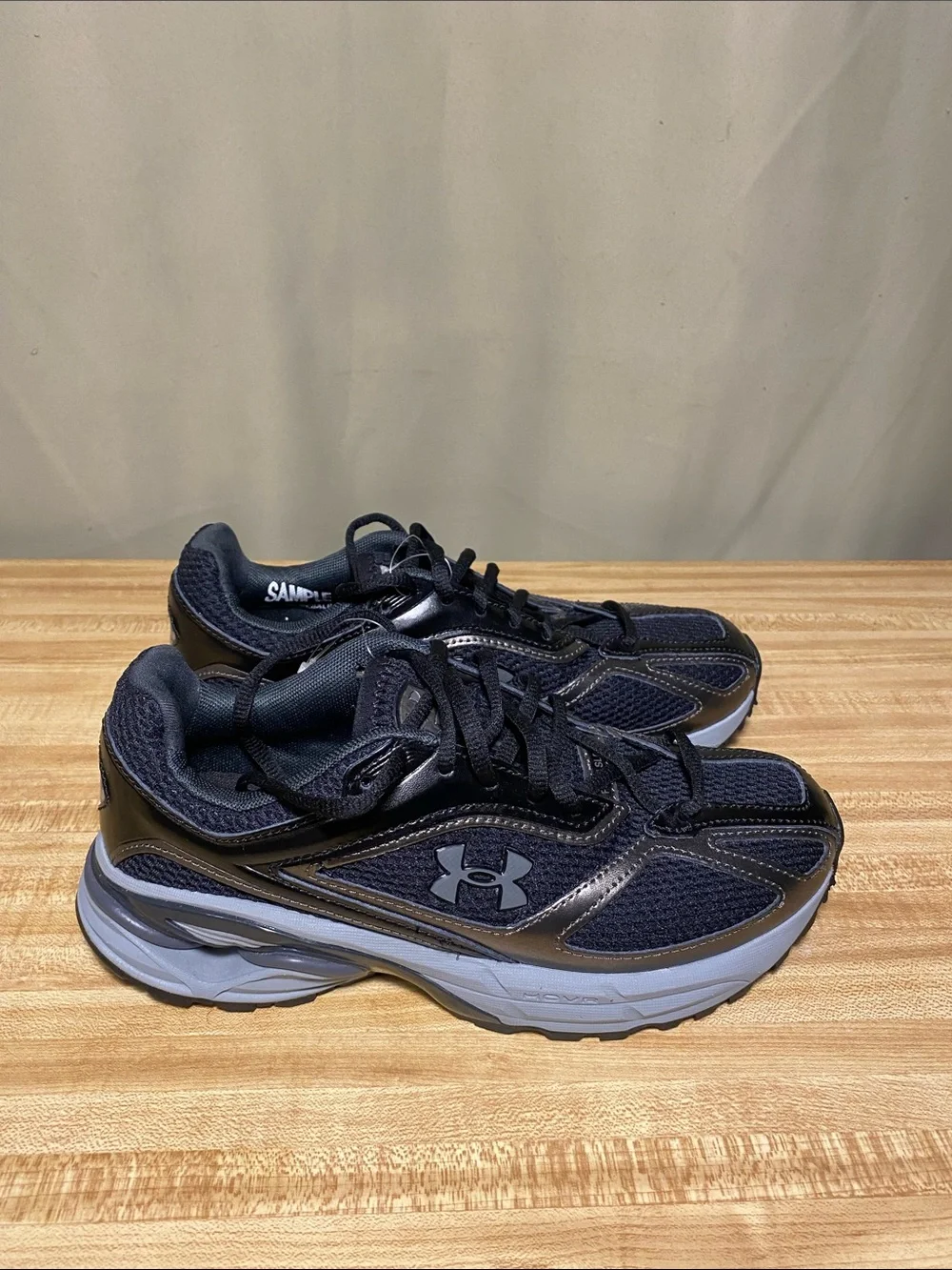 Under Armour HOVR Apparition (Sample) Black Metallic Running Shoes M5.5/ W7 NWOT